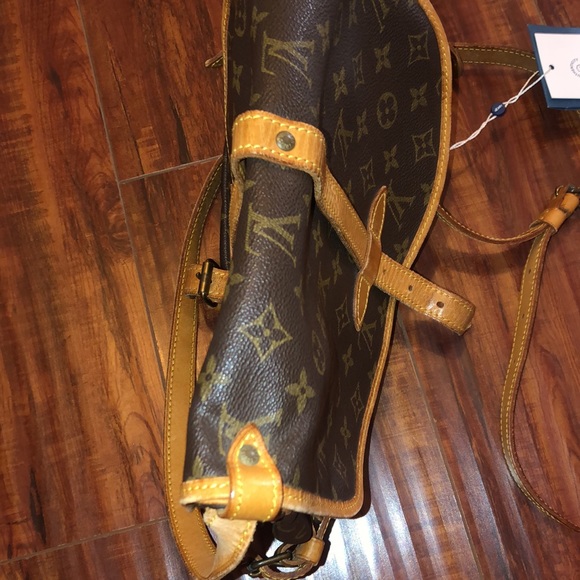 LouisVuittonSaumur shoulder crossbody 35 bag - Picture 10 of 17